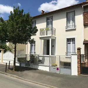 Apartment Maison Bernadette - Premier Etage, Vitry-sur-Seine
